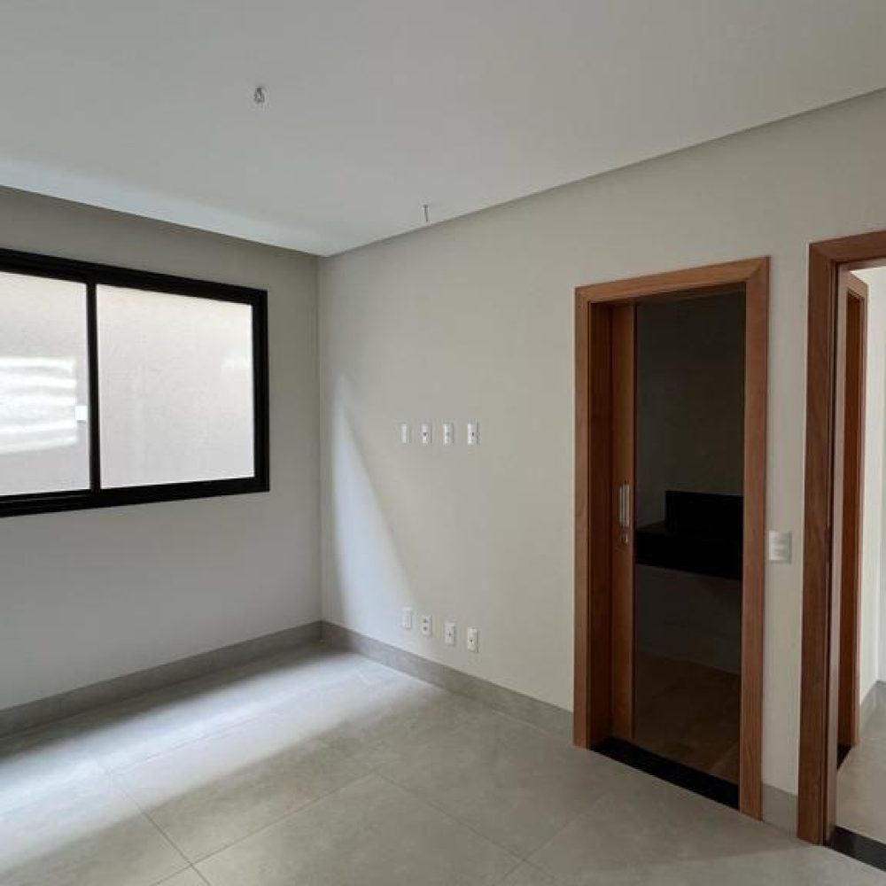 ︎ Sobrado no Jardins Madri com 290m2 (2)